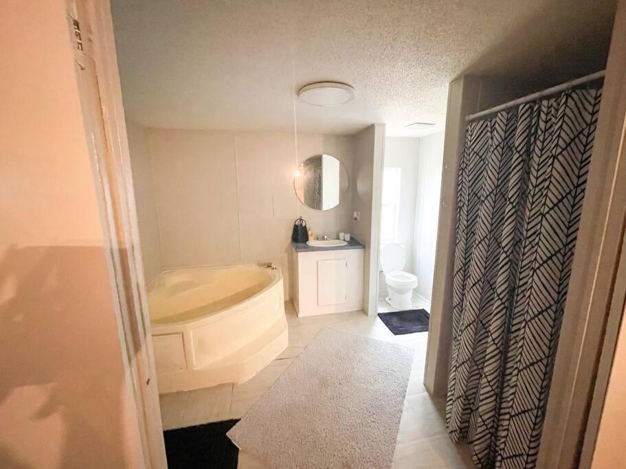 Centrally Located 3 Bedroom Уэст-Монро Экстерьер фото